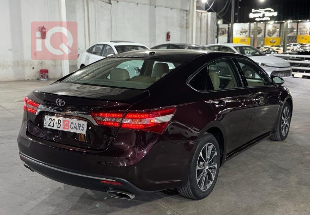 تويوتا أفالون